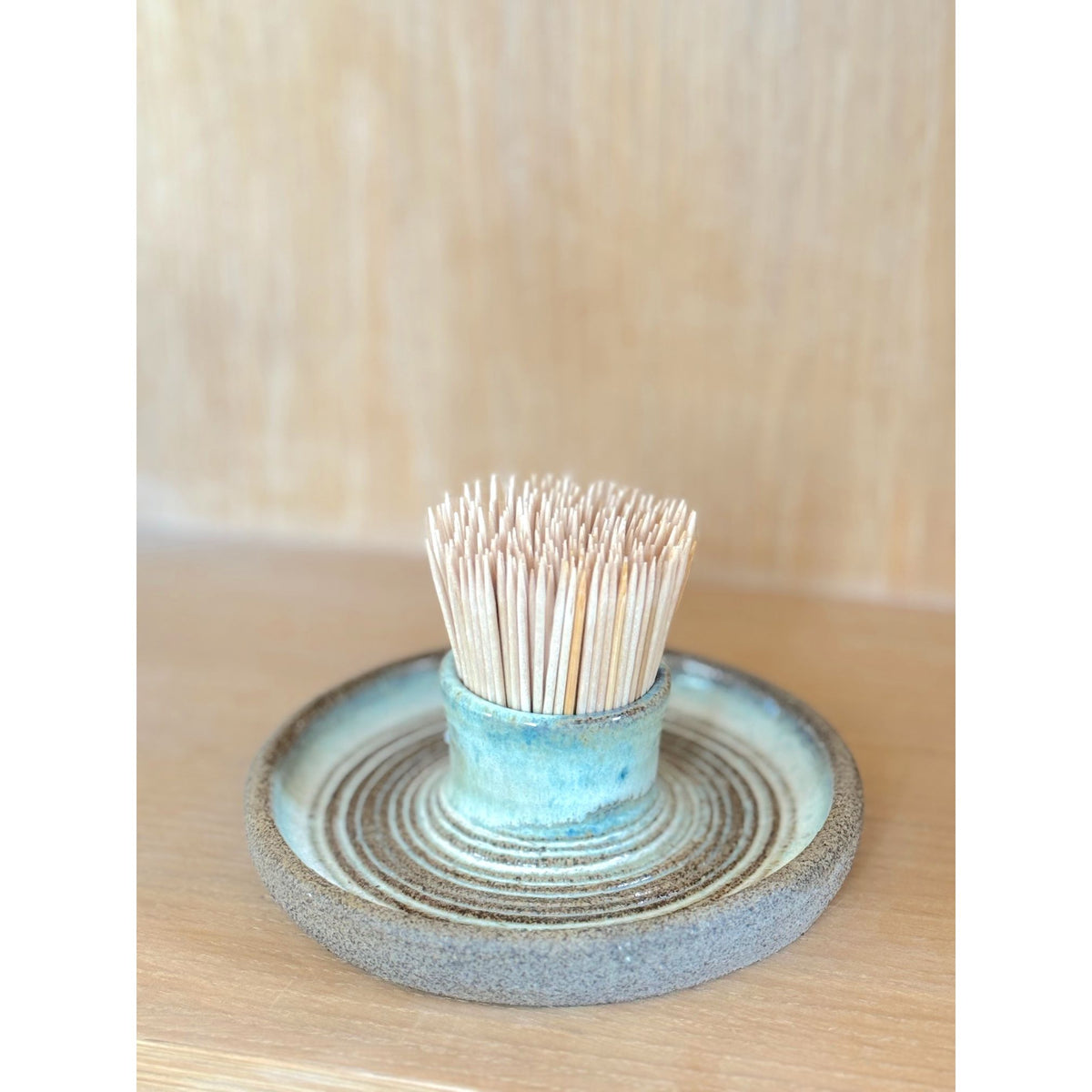 Toothpick holder